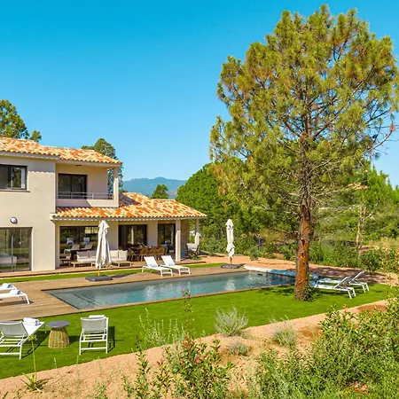 Calarossa Bay 公寓式酒店 4*