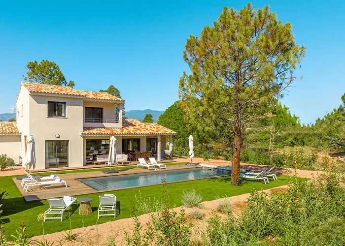 Calarossa Bay 公寓式酒店 4*