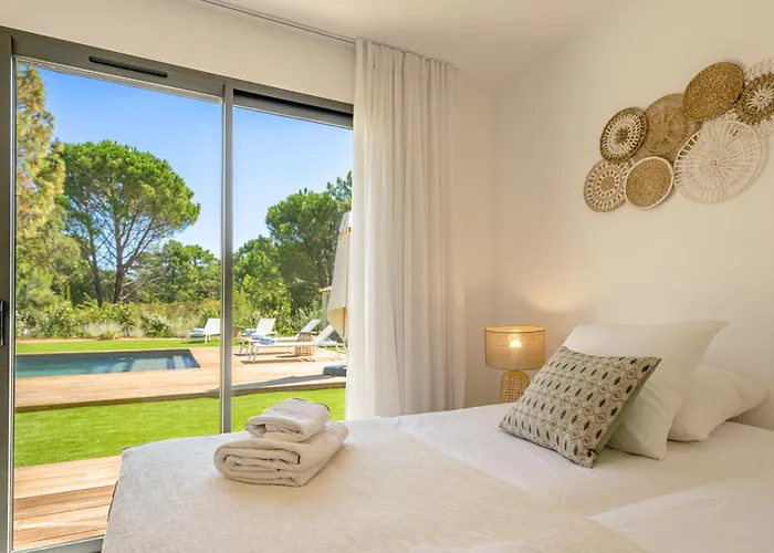 Calarossa Bay 公寓式酒店