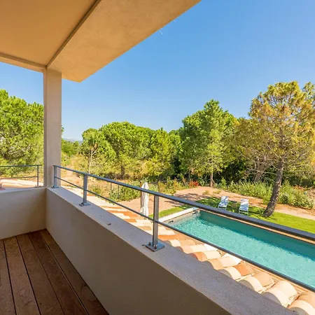 Aparthotel Calarossa Bay