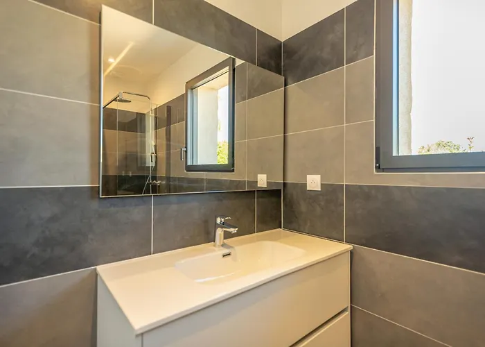 Calarossa Bay 4* פורטו-וישיו