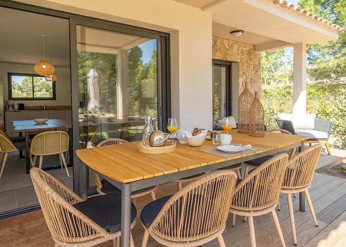 Calarossa Bay מלון דירות פורטו-וישיו