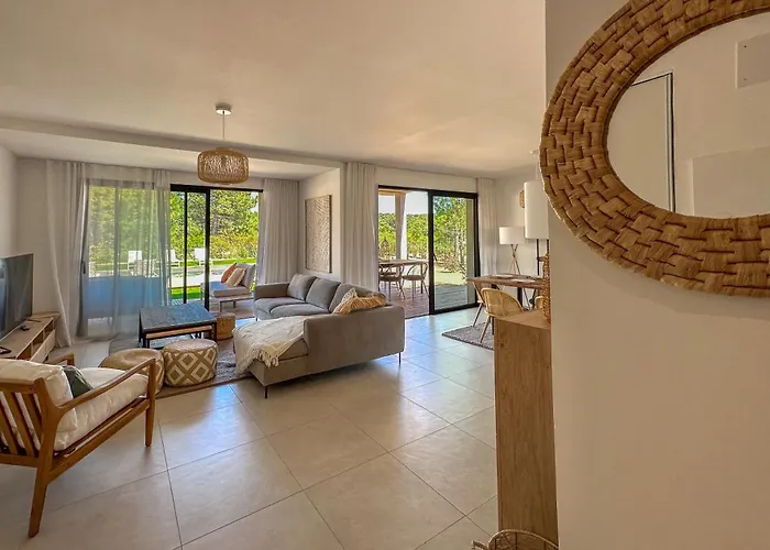 Calarossa Bay מלון דירות פורטו-וישיו